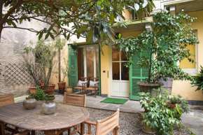 LA TINAIA - Courtyard house with private garden